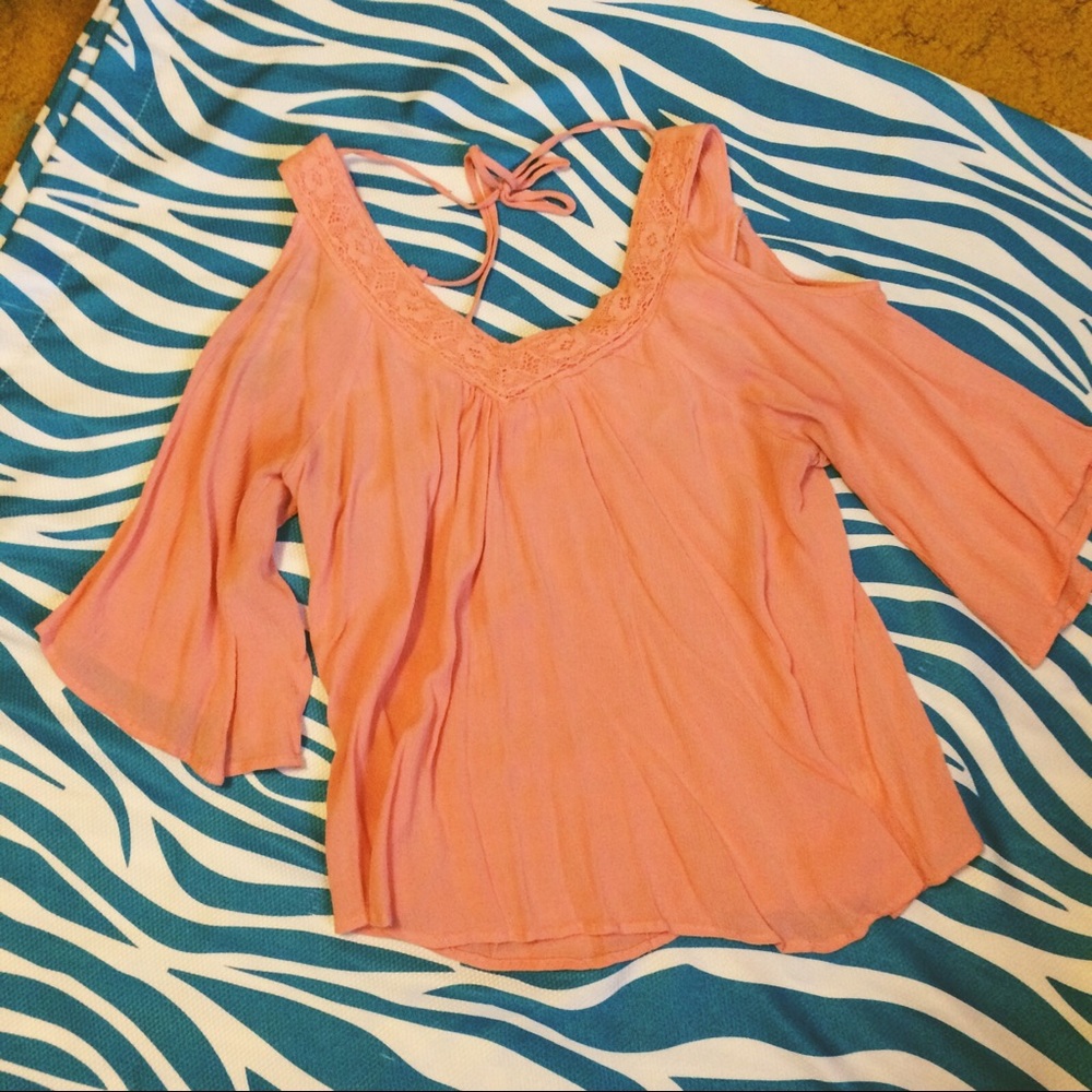 3/4 sleeve cold shoulder top - Picture 5 of 8